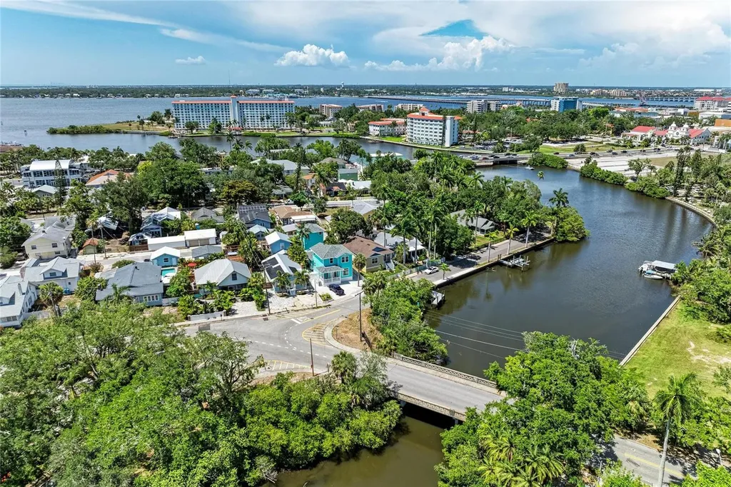 632 Virginia Drive Bradenton FL 34205