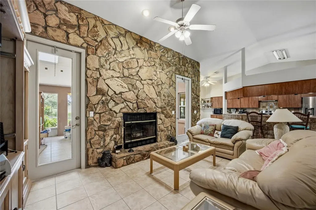 11751 SE 16th Lane Morriston FL 32668