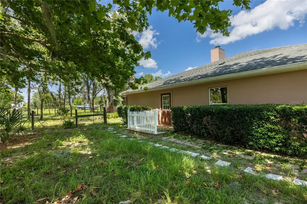 11751 SE 16th Lane Morriston FL 32668