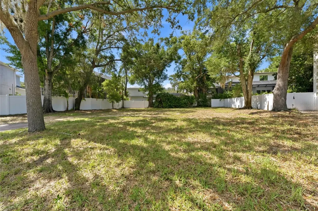 5010 W Azeele Street Tampa FL 33609