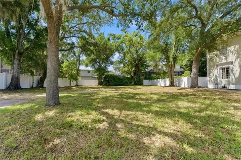 5010 W Azeele Street Tampa FL 33609