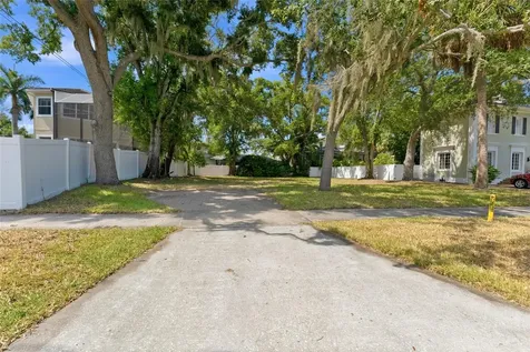 5010 W Azeele Street Tampa FL 33609