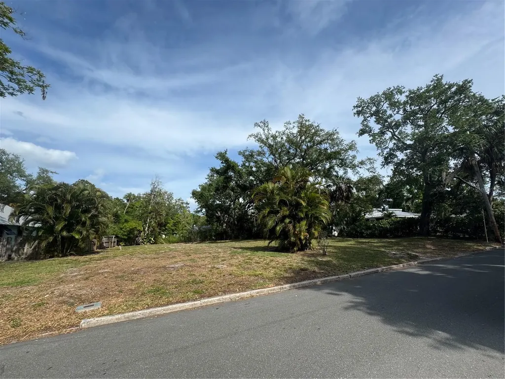 117 29th Street W Bradenton FL 34205