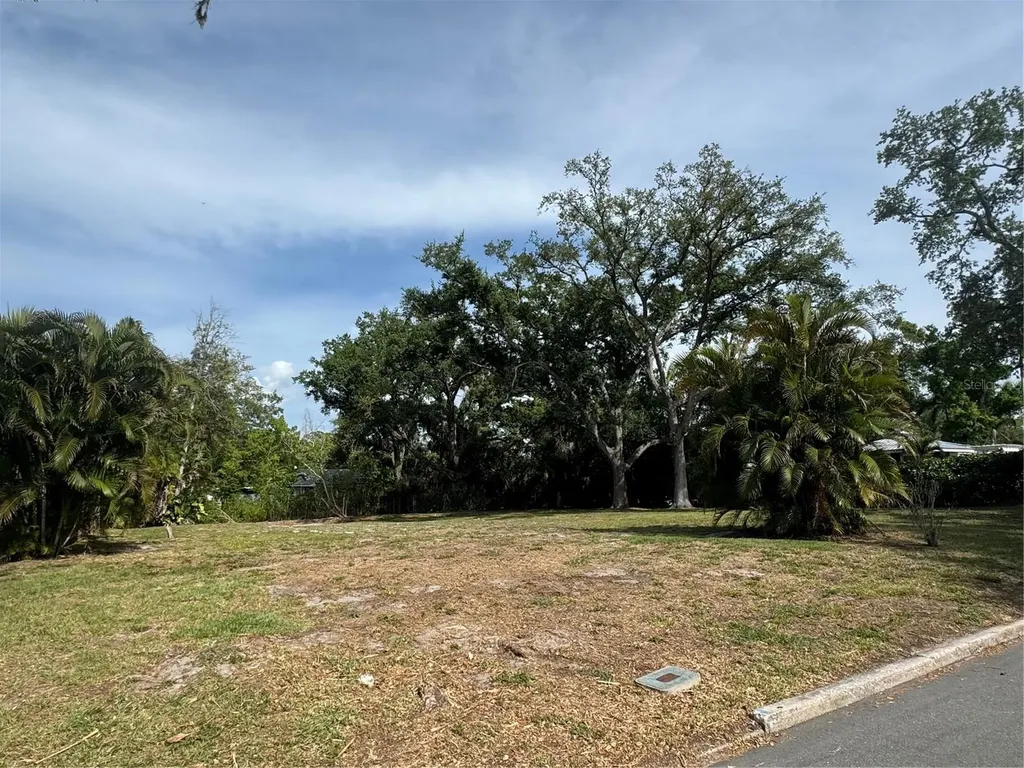117 29th Street W Bradenton FL 34205