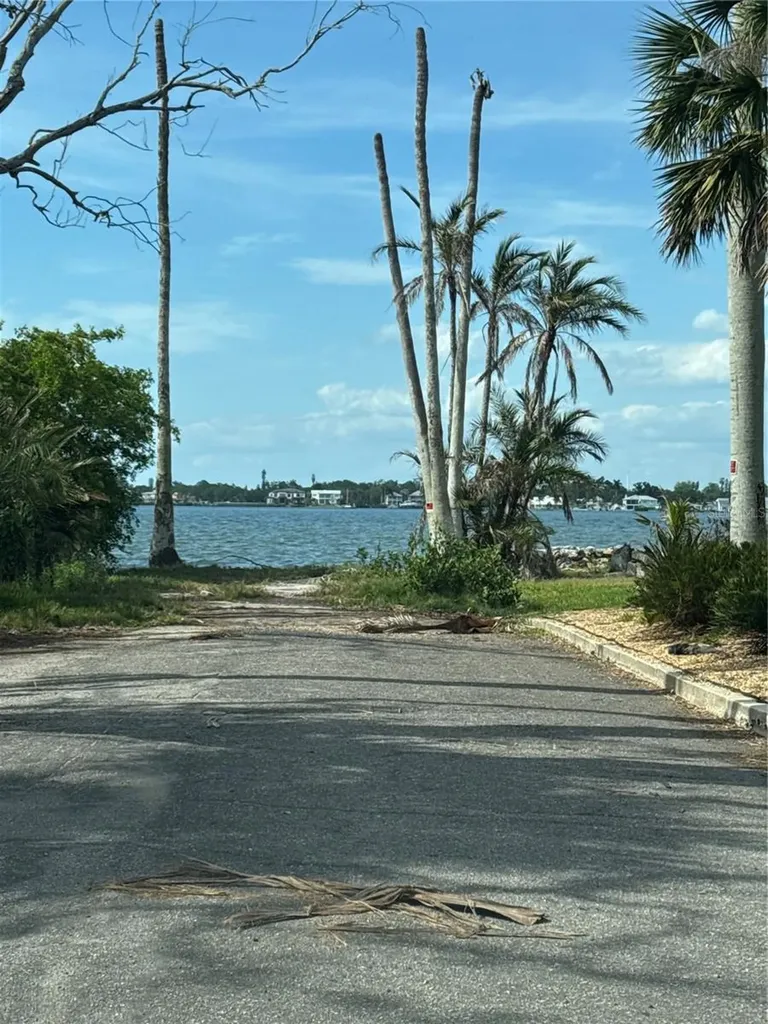 117 29th Street W Bradenton FL 34205