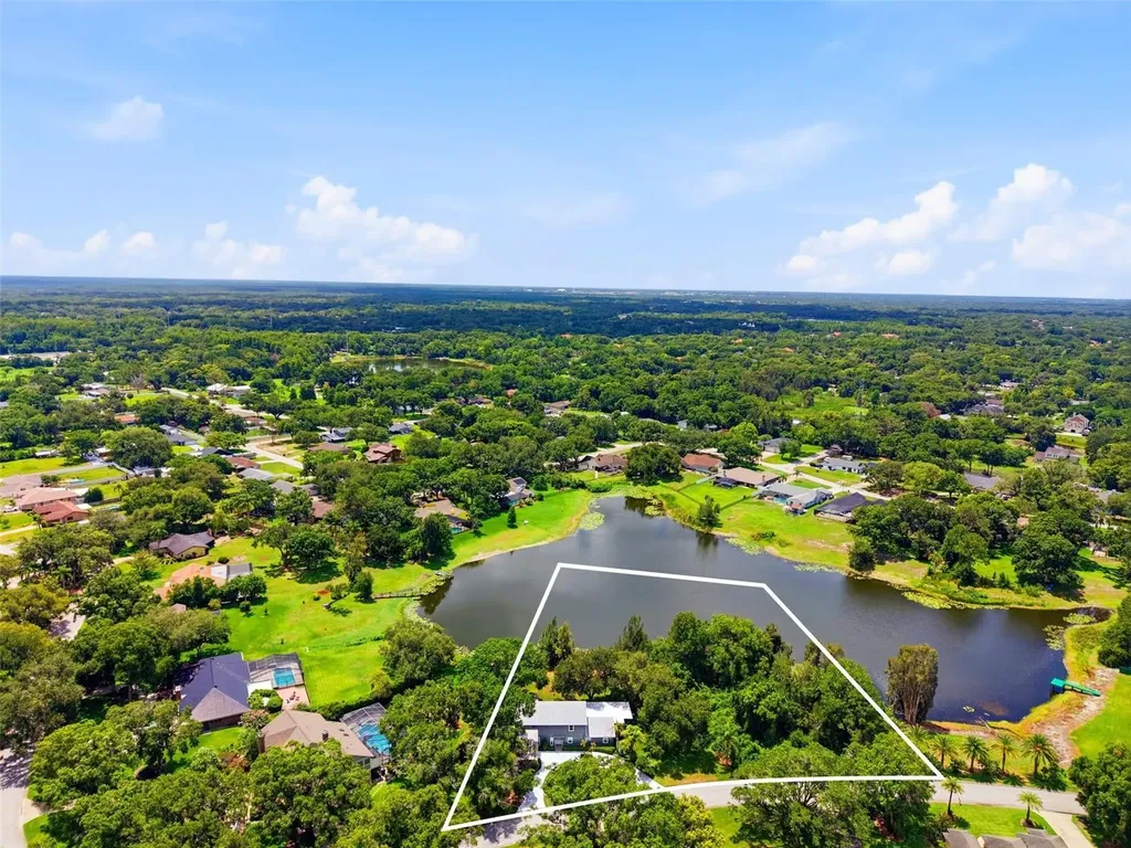 708 Warren Road Lutz FL 33548