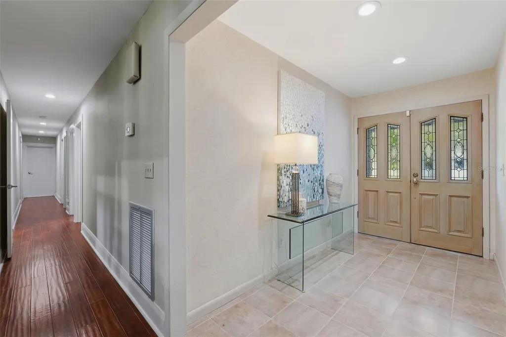 708 Warren Road Lutz FL 33548