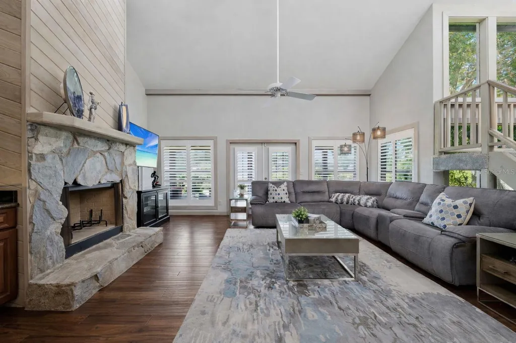 708 Warren Road Lutz FL 33548