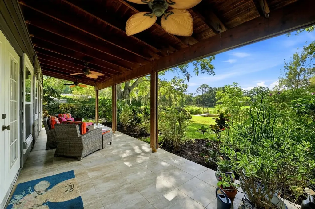 708 Warren Road Lutz FL 33548