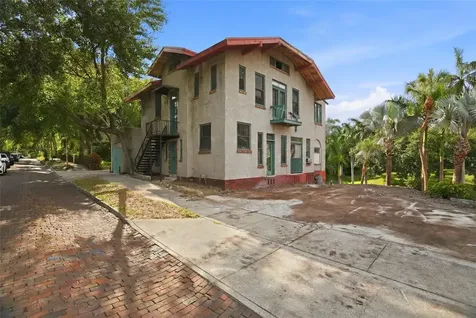 651 10th Ave S St Petersburg FL 33701