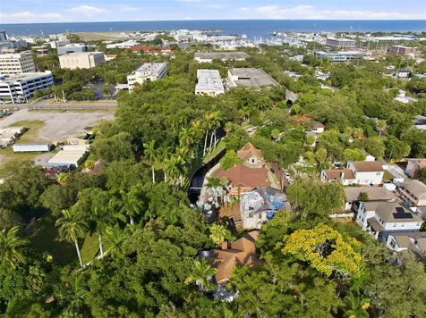 651 10th Ave S St Petersburg FL 33701