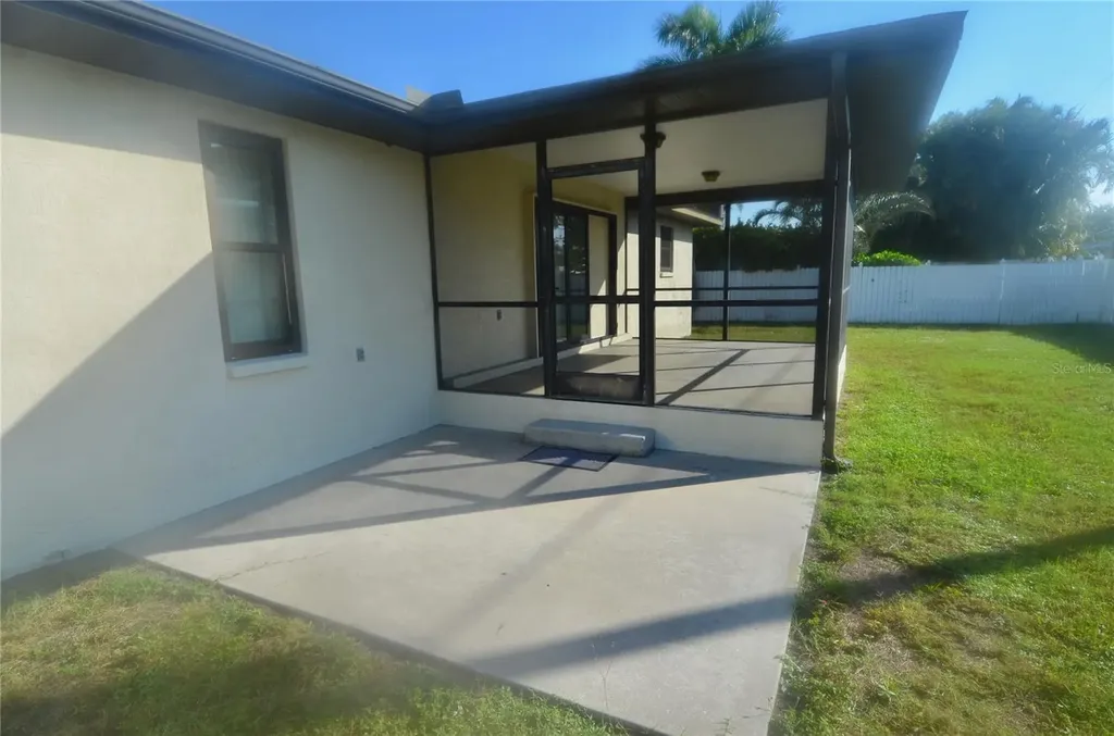 1379 Everest Road Venice FL 34293