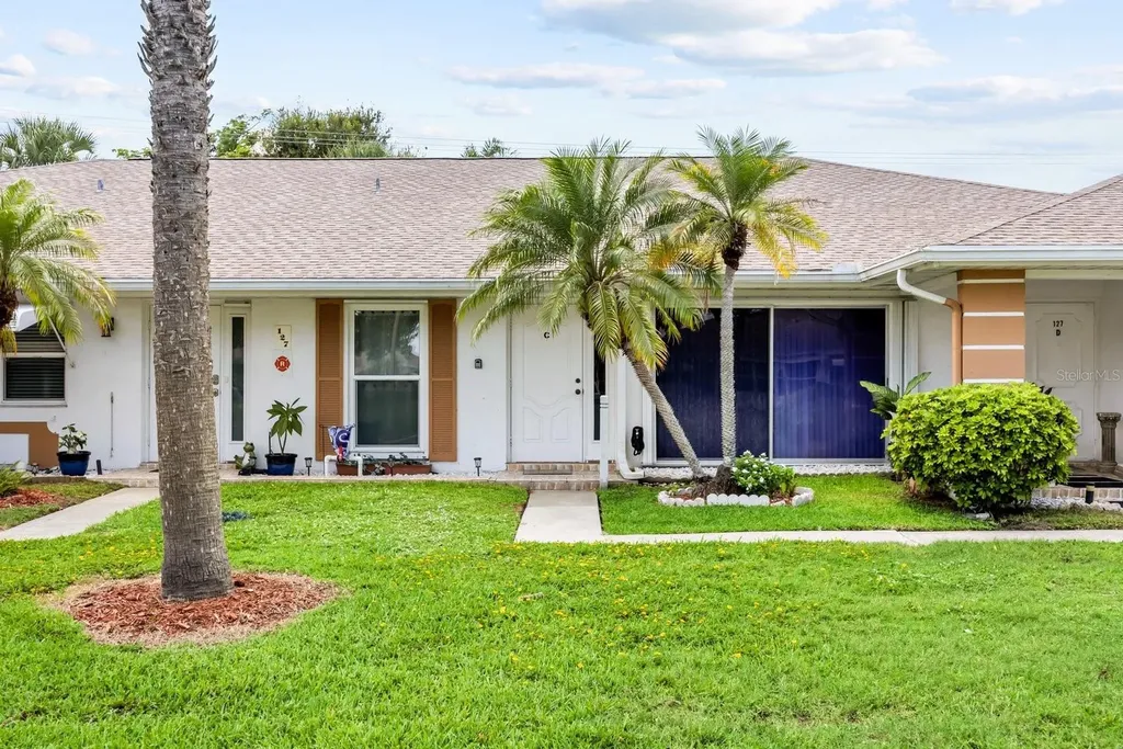 127 Lakes End Drive Fort Pierce FL 34982