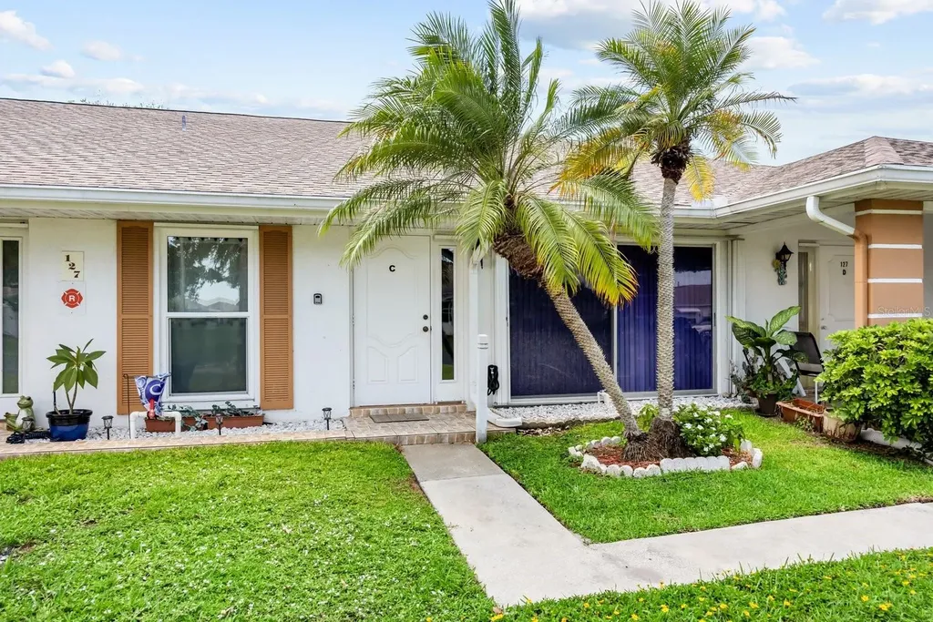 127 Lakes End Drive Fort Pierce FL 34982