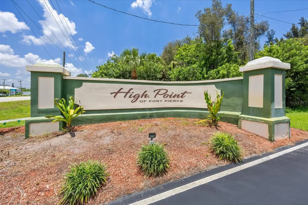 127 Lakes End Drive Fort Pierce FL 34982