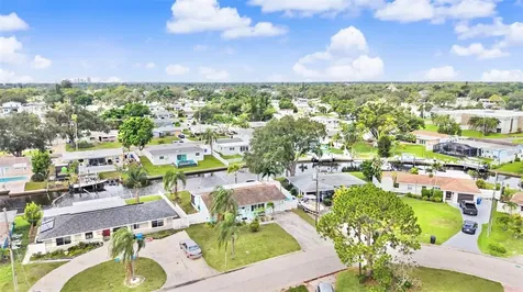 9472 Treasure Lane NE St Petersburg FL 33702