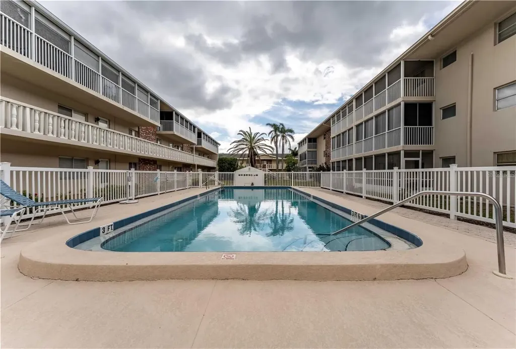 3751 S School Avenue Sarasota FL 34239