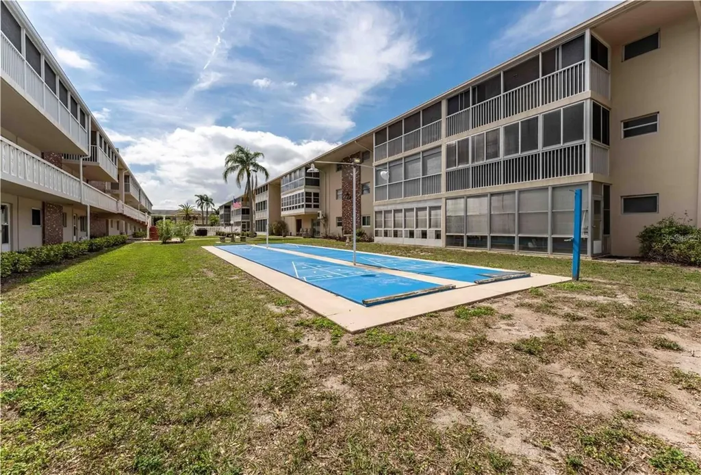3751 S School Avenue Sarasota FL 34239