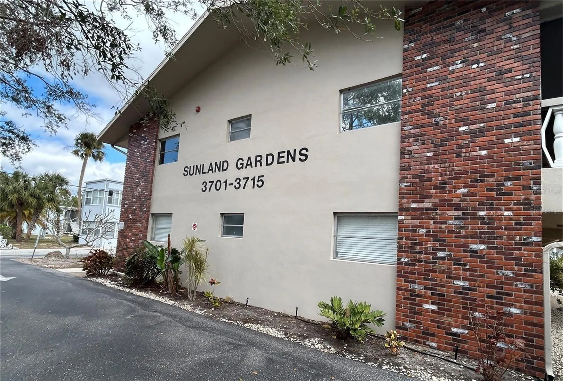 3751 S School Avenue Sarasota FL 34239