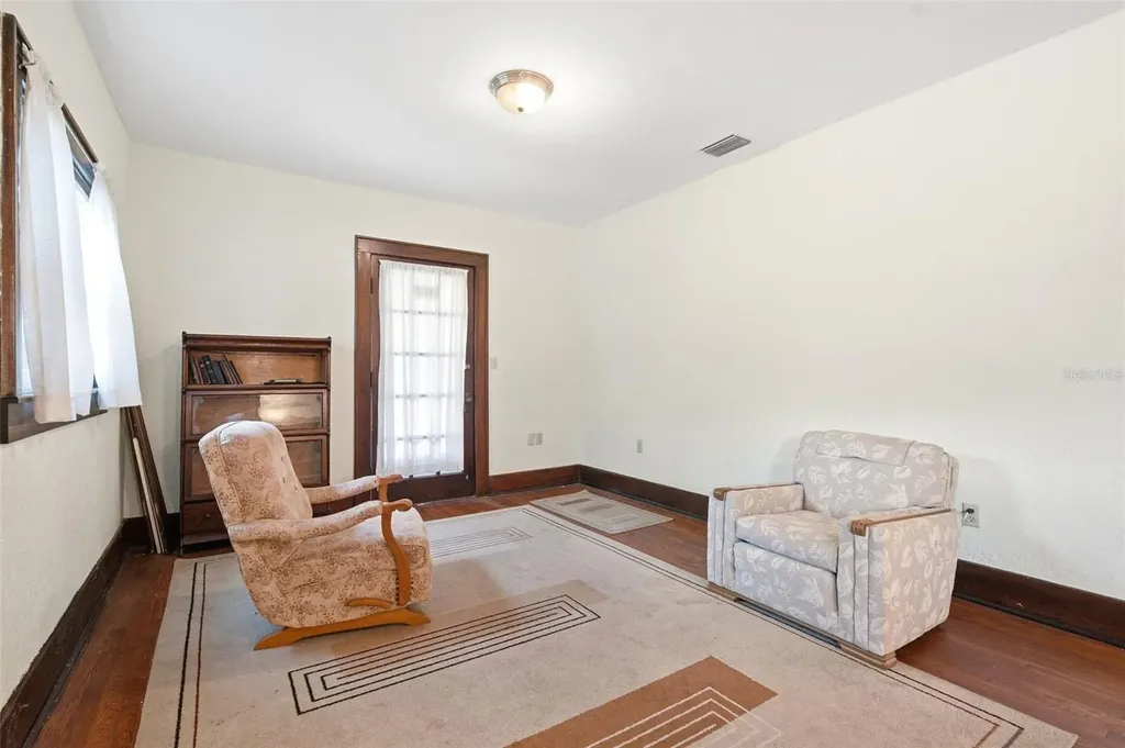 1747 Apache Trail Clearwater FL 33755