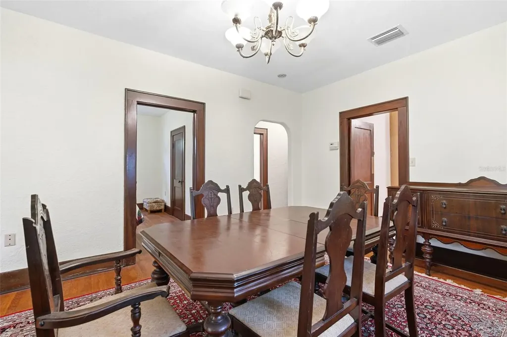1747 Apache Trail Clearwater FL 33755