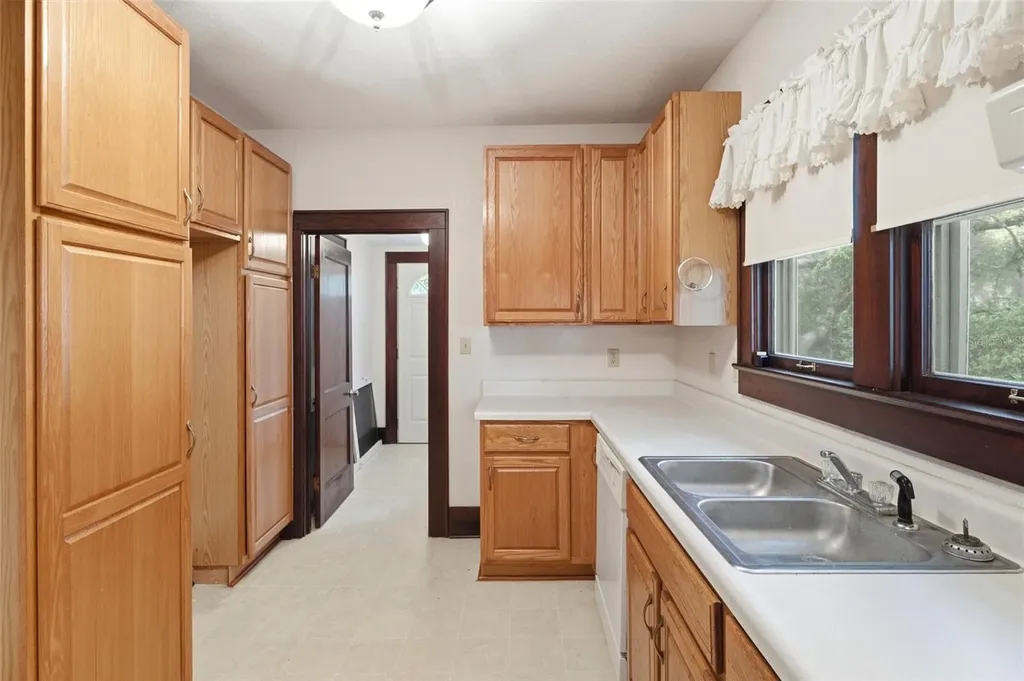 1747 Apache Trail Clearwater FL 33755