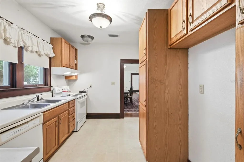 1747 Apache Trail Clearwater FL 33755