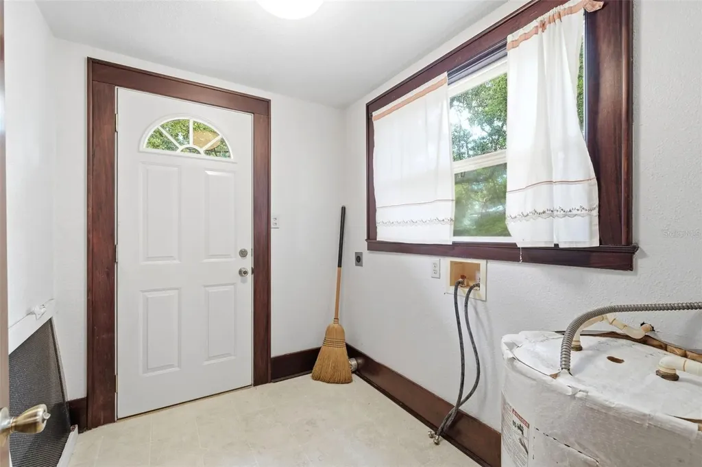 1747 Apache Trail Clearwater FL 33755