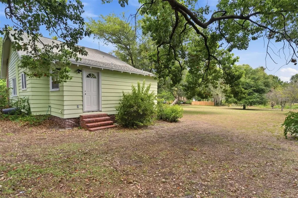 1747 Apache Trail Clearwater FL 33755