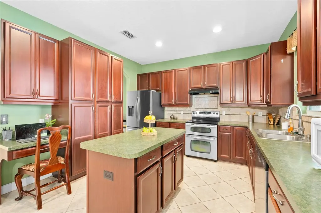 4930 Atwood Drive Orlando FL 32828