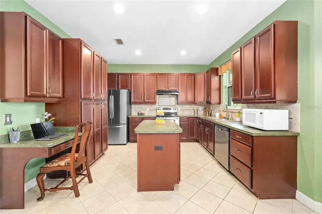 4930 Atwood Drive Orlando FL 32828