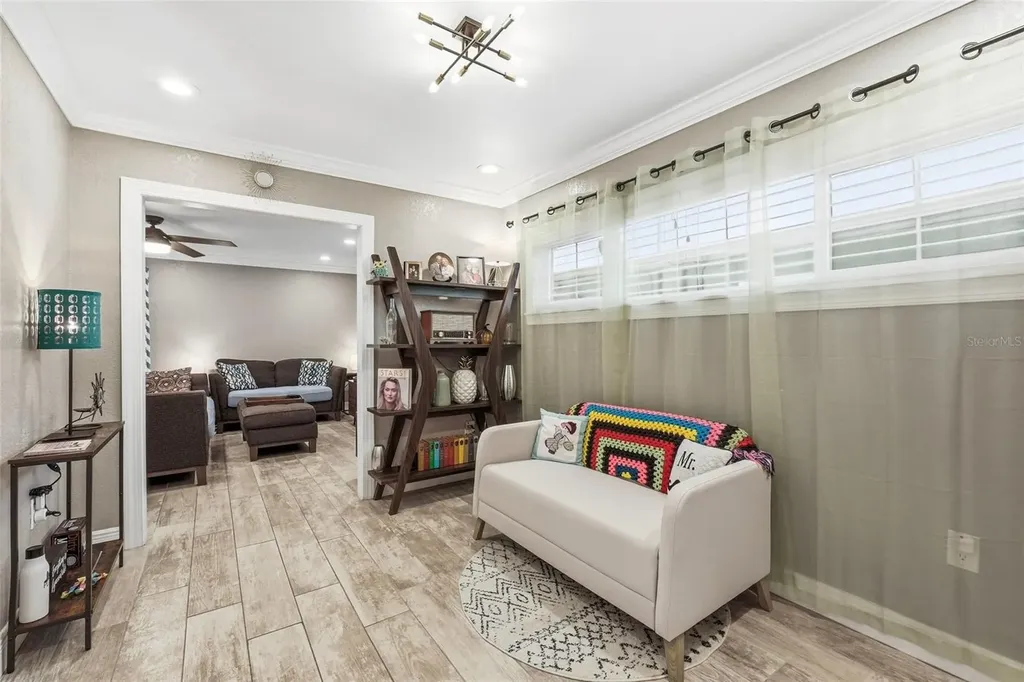 5220 39th Avenue N St Petersburg FL 33709