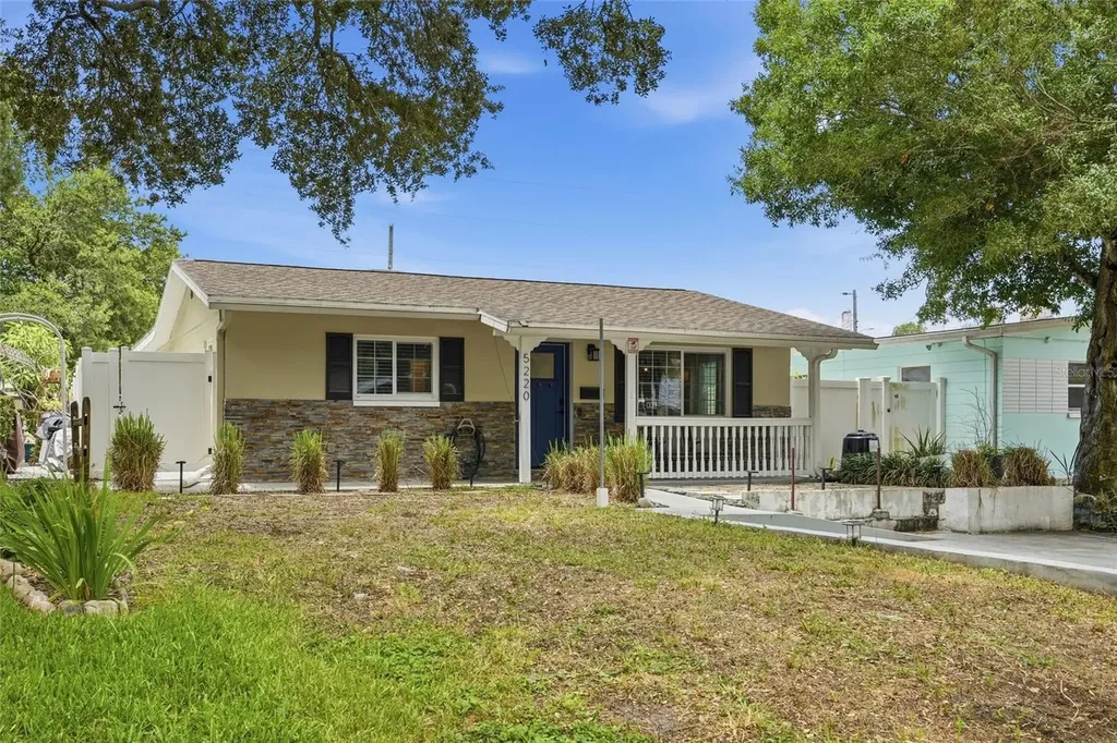 5220 39th Avenue N St Petersburg FL 33709