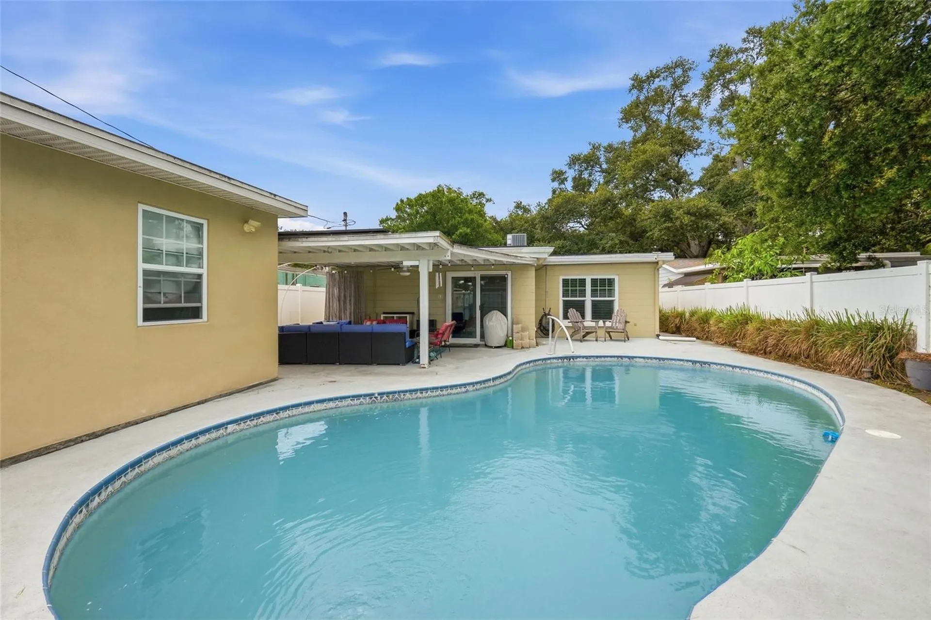 5220 39th Avenue N St Petersburg FL 33709