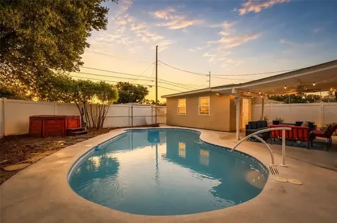 5220 39th Avenue N St Petersburg FL 33709