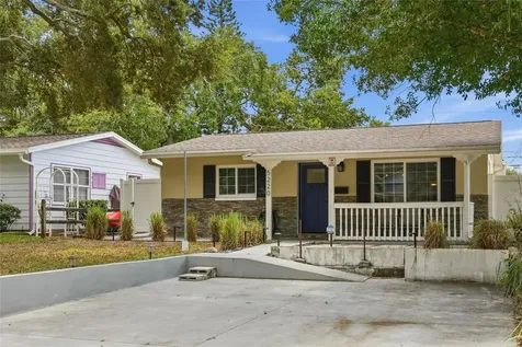 5220 39th Avenue N St Petersburg FL 33709