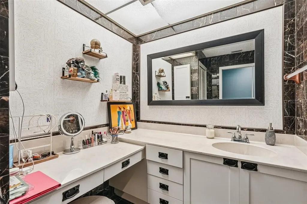 5676 Pipers Waite Sarasota FL 34235