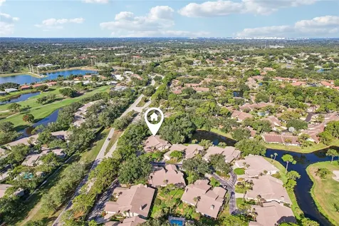 5676 Pipers Waite Sarasota FL 34235