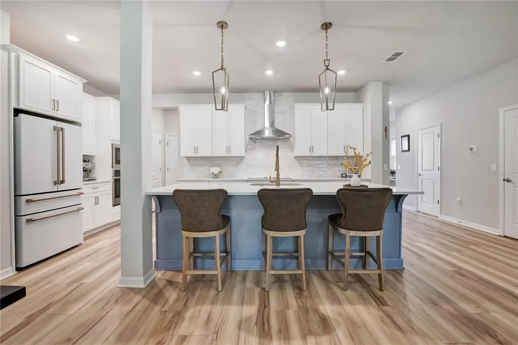 5972 Sacred Oak Avenue Mount Dora FL 32757