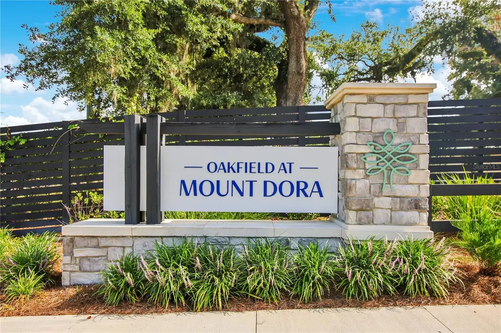 5972 Sacred Oak Avenue Mount Dora FL 32757