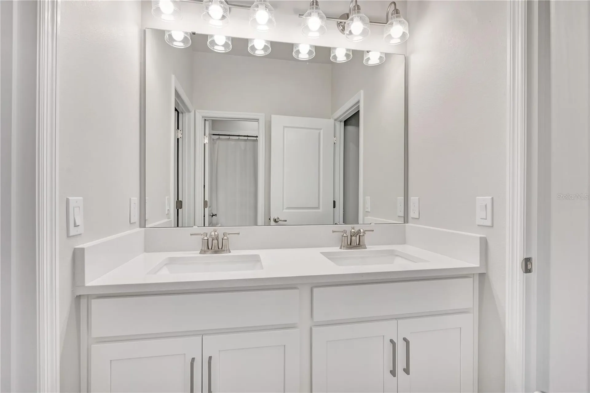 5972 Sacred Oak Avenue Mount Dora FL 32757
