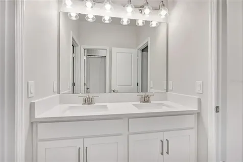 5972 Sacred Oak Avenue Mount Dora FL 32757