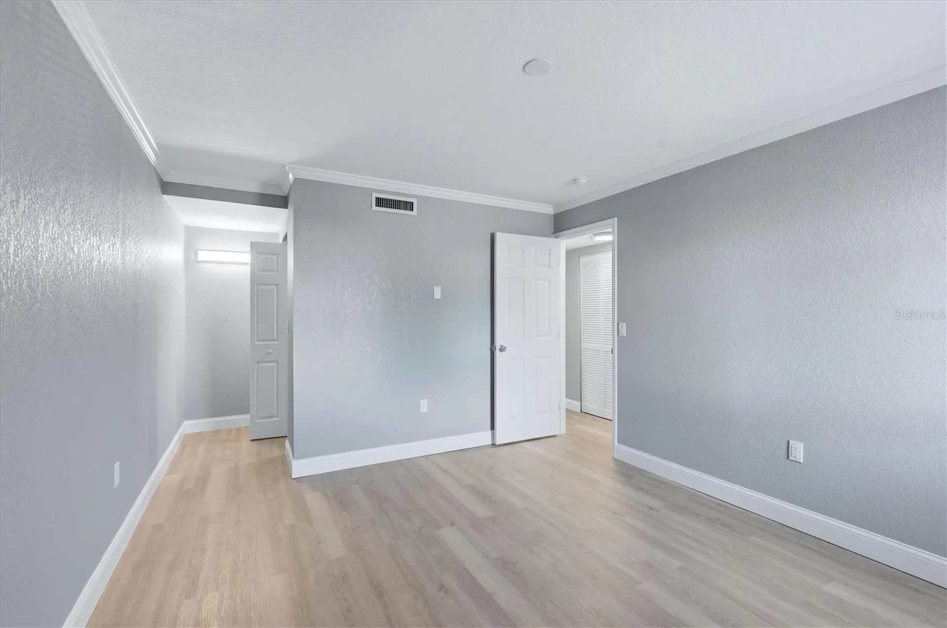 11409 8th Street N St Petersburg FL 33716