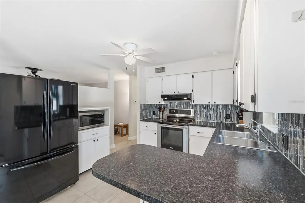 5915 46th Avenue N Kenneth City FL 33709