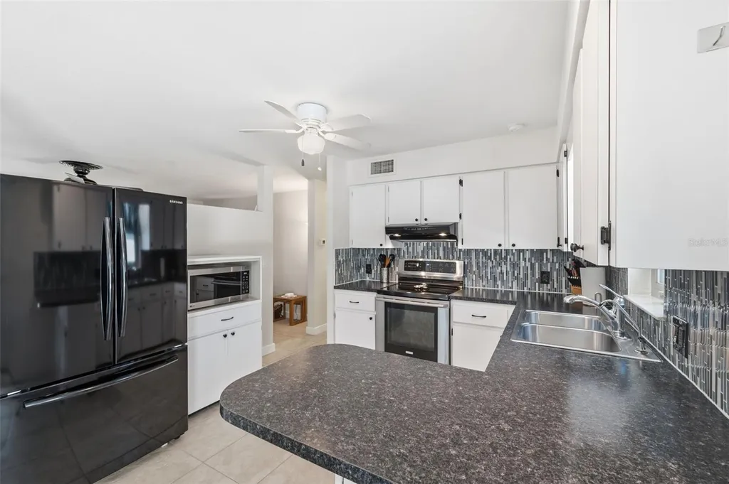 5915 46th Avenue N Kenneth City FL 33709
