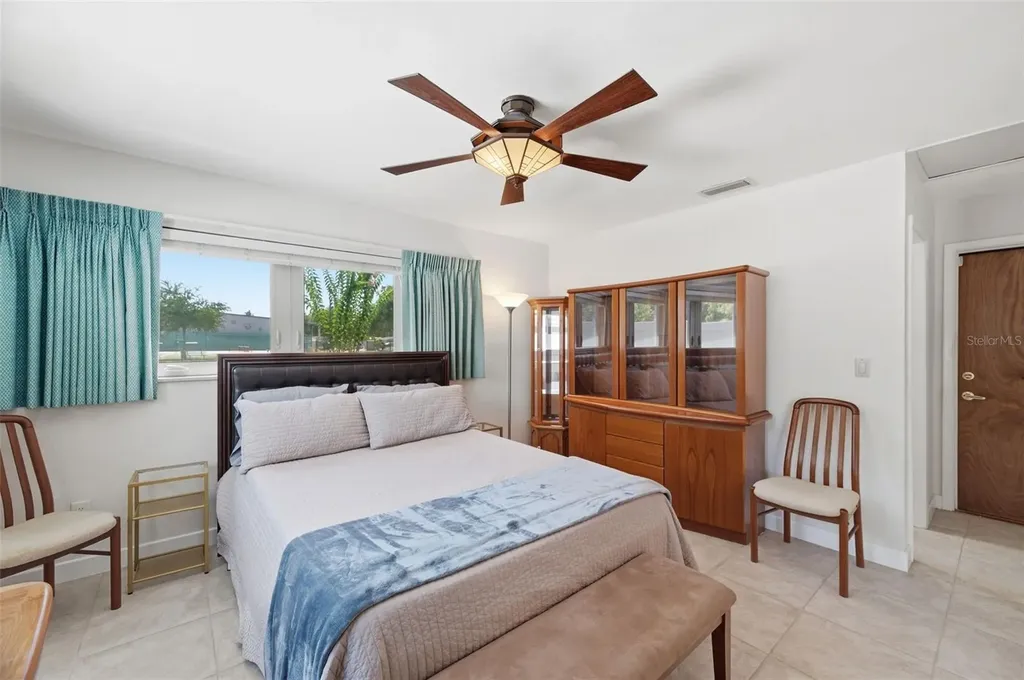 5915 46th Avenue N Kenneth City FL 33709