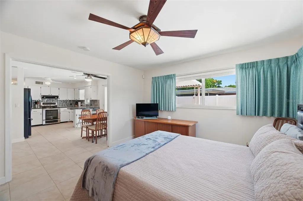 5915 46th Avenue N Kenneth City FL 33709