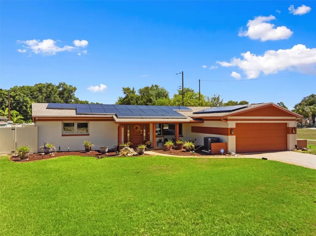 5915 46th Avenue N Kenneth City FL 33709