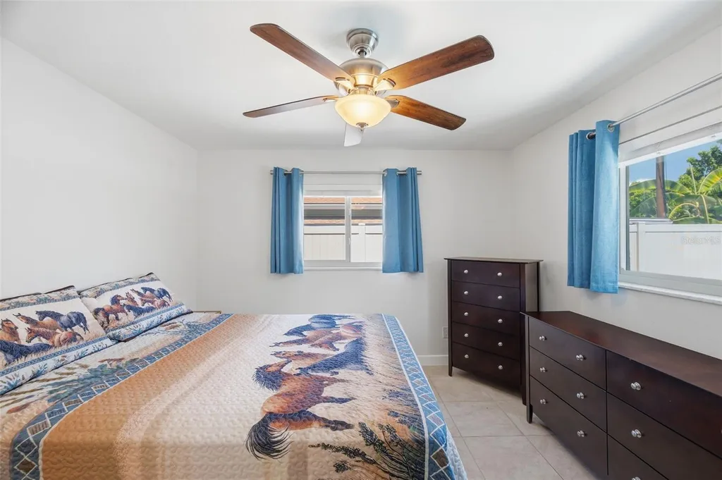 5915 46th Avenue N Kenneth City FL 33709