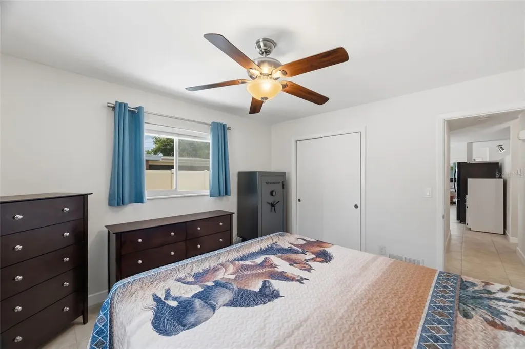 5915 46th Avenue N Kenneth City FL 33709
